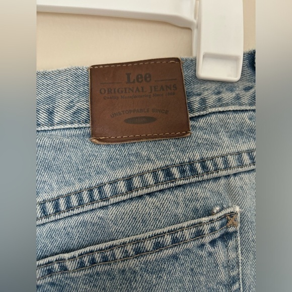 Lee Vintage Light Wash High Rise Relaxed Fit Tapered Leg Jeans - Picture 6 of 8